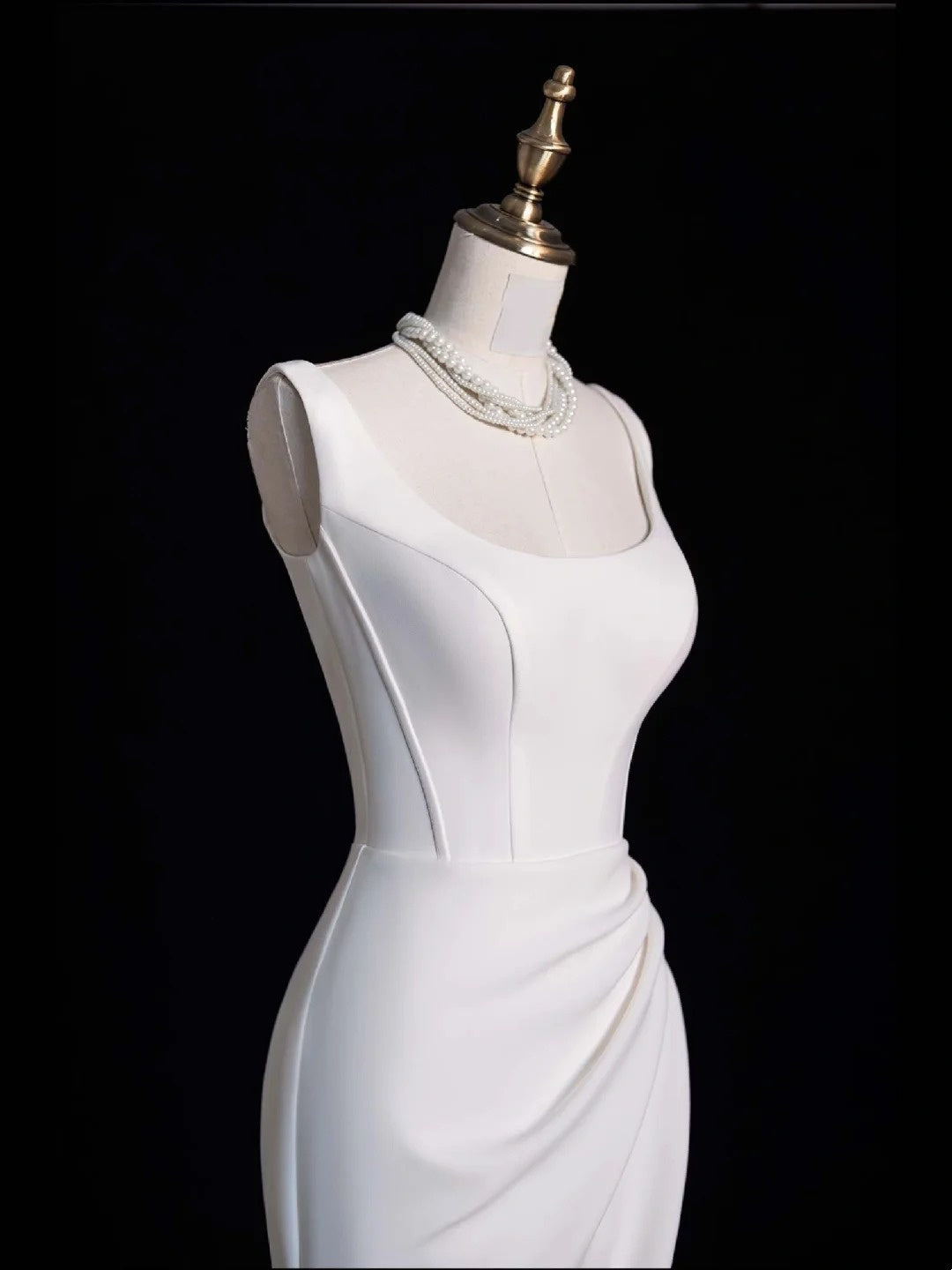 Bezauberndes Meerjungfrauen-Sommerkleid aus Satin mit eckigem Ausschnitt und Schlitz, langes märchenhaftes Herbst-Brautkleid N521
