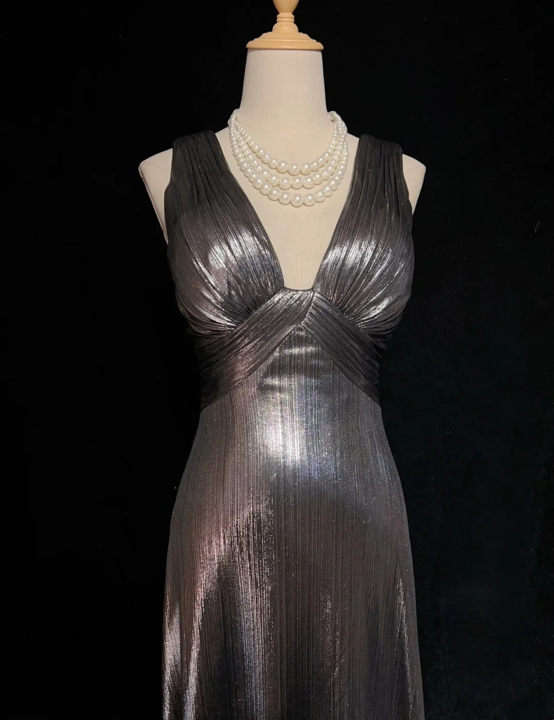 Idées de robes de bal vintage trapèze col en V grises avec volants robe de soirée longue années 80 N2832