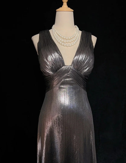 Idées de robes de bal vintage trapèze col en V grises avec volants robe de soirée longue années 80 N2832