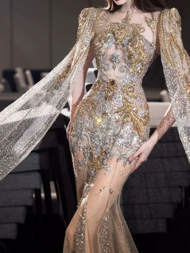Luxuriöses Brautkleid im Meerjungfrauenstil mit Rundhalsausschnitt, langen Ärmeln, Gold mit Ärmeln und Cape, Pailletten, für figurbetonte Brautkleider AB2283