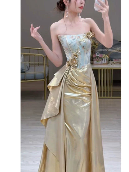 Elegantes, trägerloses, langes Meerjungfrauen-Abendkleid in Gold mit Schlitz – modisches und ästhetisches Kleid für Schulfeste, Partys und Abschlussbälle AB2235