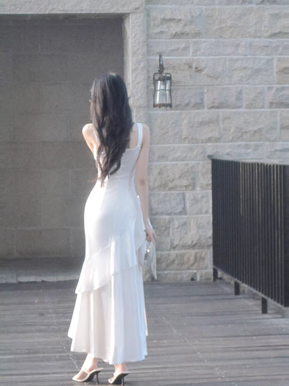 Elegantes, weißes Satin-Abendkleid mit Meerjungfrauenschnitt und eckigem Ausschnitt – Inspiration für lange Outfits zum 18. Geburtstag AB2492