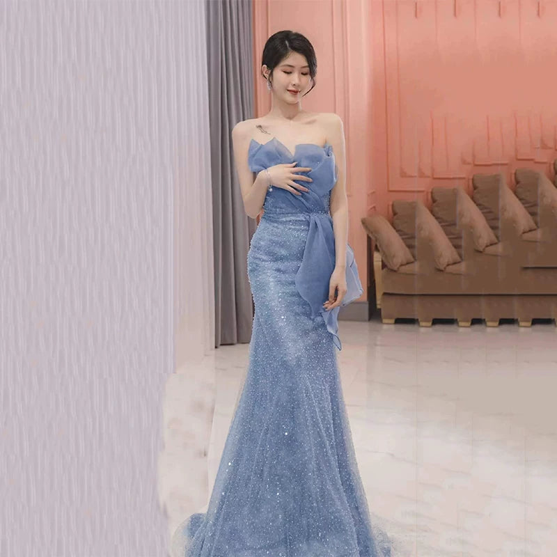 Elegantes, trägerloses Meerjungfrauen-Abendkleid in Altblau mit Pailletten – Inspiration für lange Partys und besondere Anlässe wie den 20. Geburtstag (AB2330)
