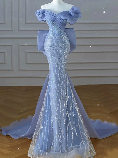 Elegantes, schlichtes Meerjungfrauen-Abendkleid mit schulterfreiem Schnitt in Blau – Inspiration für jeden Stil. Beeindruckendes, langes Abendkleid mit kurzen Ärmeln (AB2333).