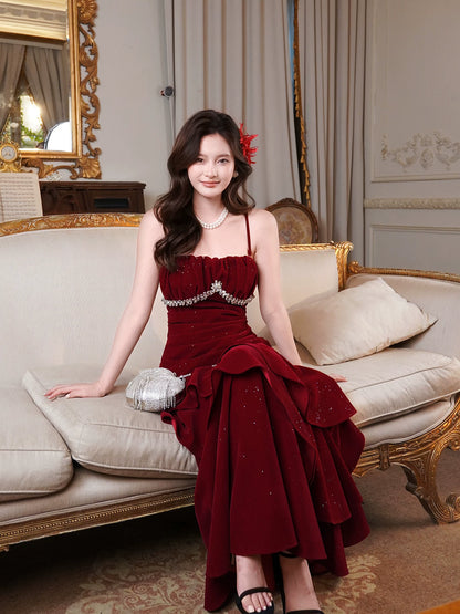 Robe de bal longue sirène élégante à fines bretelles en velours bordeaux à volants - Tenue de soirée de remise de diplômes N081