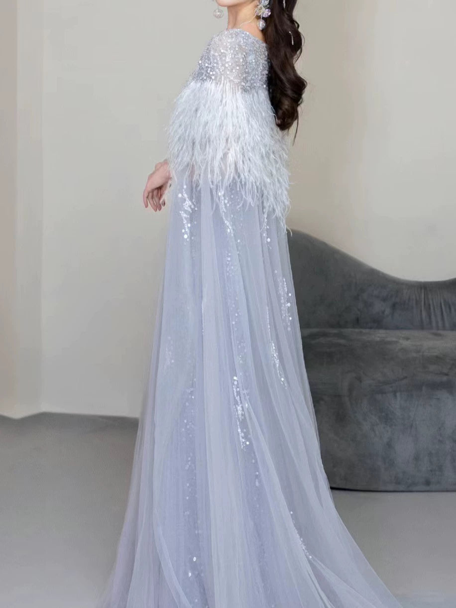 Elegantes, hellblaues Tüll-Abendkleid in A-Linie mit V-Ausschnitt – Inspiration für lange Partykleider und Outfits zum 19. Geburtstag AB2300