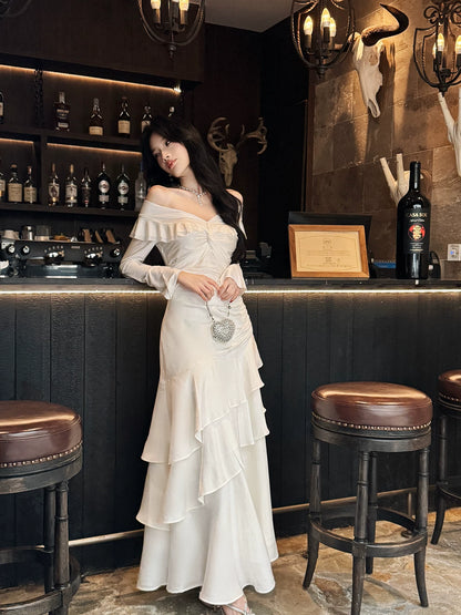 Robe de bal blanche sirène élégante à épaules dénudées et manches longues plissées, idéale pour une remise de diplôme ou un 20e anniversaire (N099)