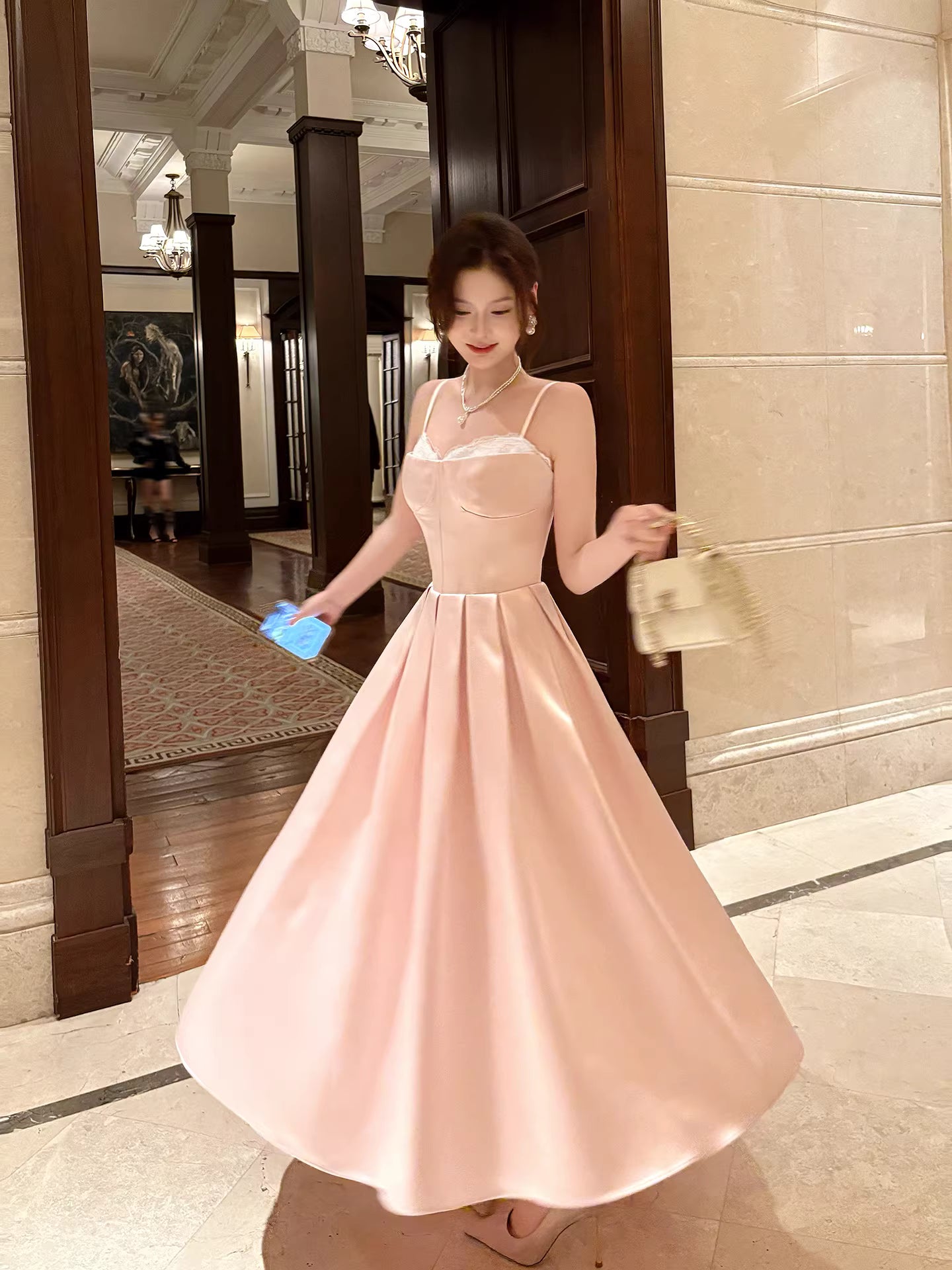 Elegantes, knöchellanges A-Linien-Abendkleid aus rosa Satin mit Spaghettiträgern – perfekt für den 17. Geburtstag oder andere festliche Anlässe (AB2497)