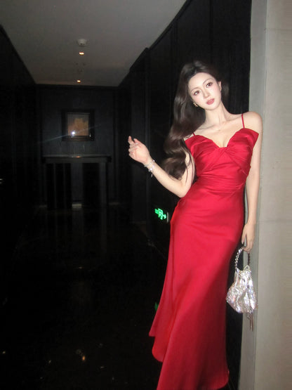 Elegantes Meerjungfrauen-Abendkleid aus rotem Satin mit Spaghettiträgern und Knöchellänge – perfekt für den 17. Geburtstag oder andere festliche Anlässe (AB2459)