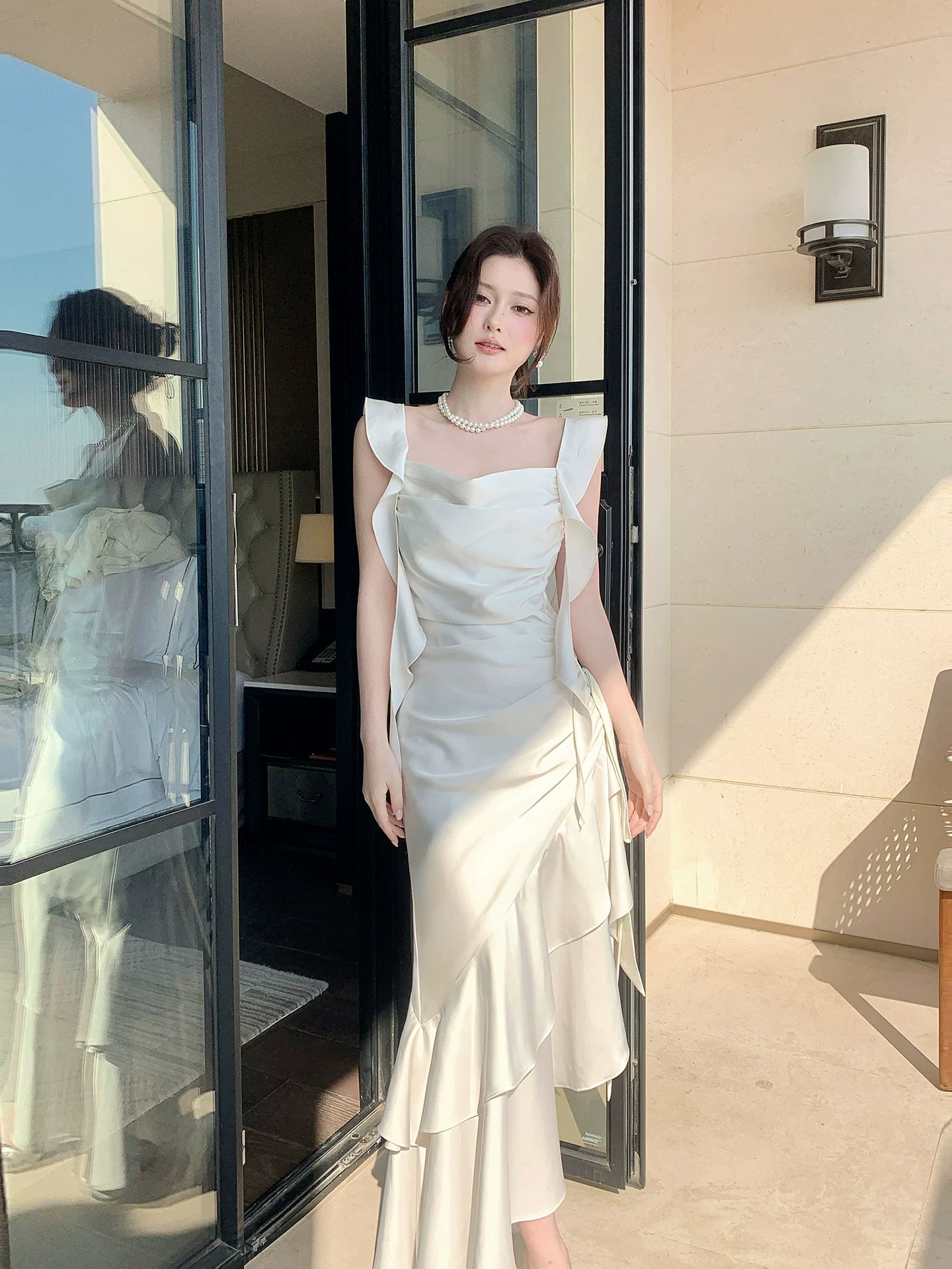 Elegantes Meerjungfrauen-Abendkleid aus weißem, seidigem Satin mit eckigem Ausschnitt und Knöchellänge – perfekt für den 16. Geburtstag oder andere festliche Anlässe (AB2423)