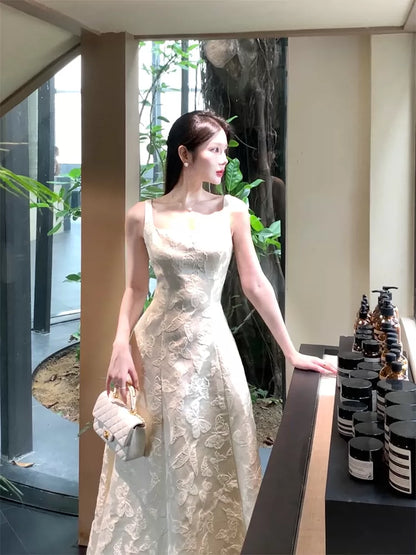 Einfaches, knöchellanges, weißes Satin-Abendkleid in A-Linie mit eckigem Ausschnitt – perfekt für den 17. Geburtstag oder andere festliche Anlässe (AB2505)
