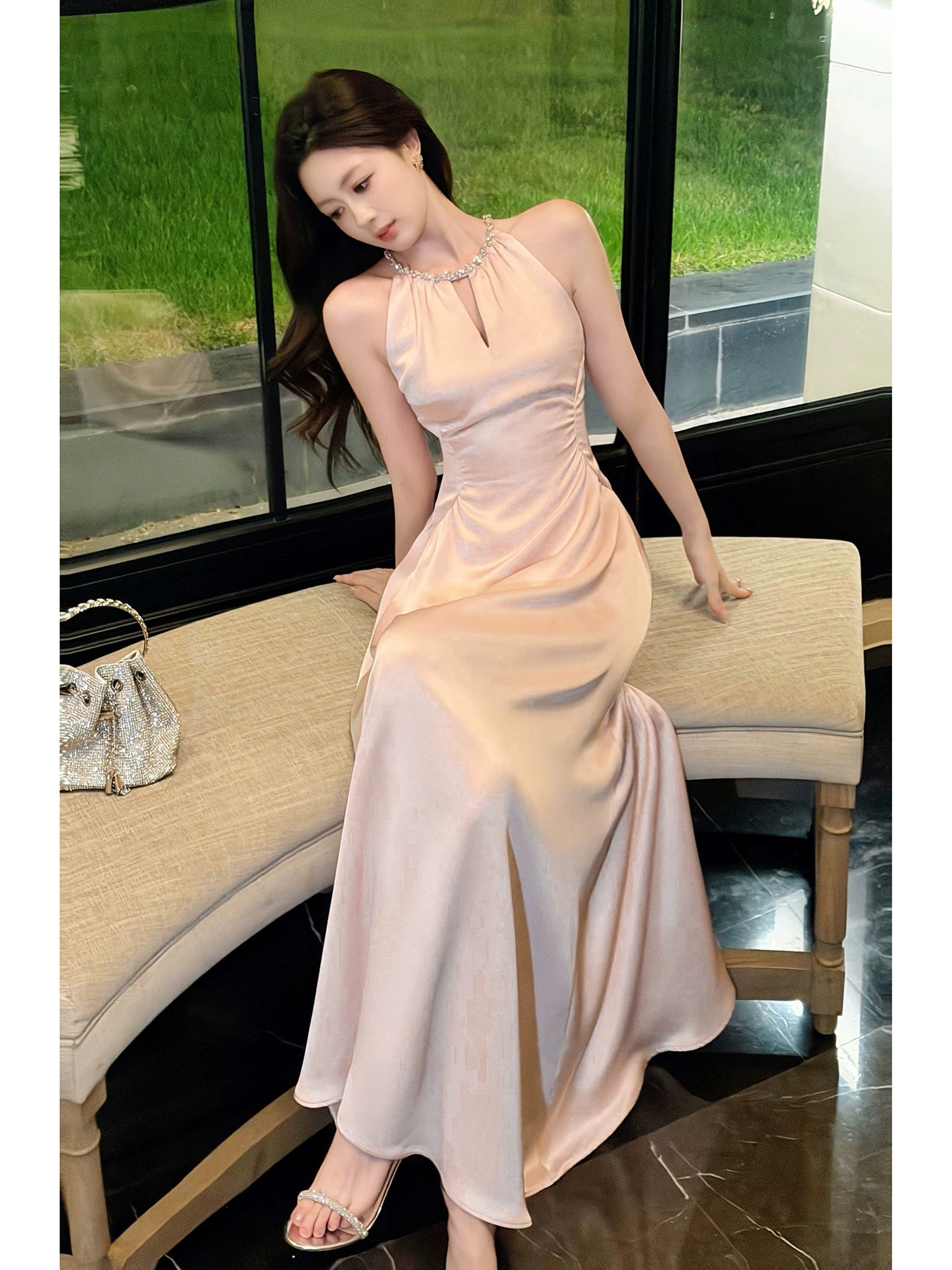 Sexy A-Linien-Abendkleid aus rosa Satin mit Rundhalsausschnitt, auch als Hochzeitsgastkleid oder Outfit zum 20. Geburtstag geeignet (AB2468)