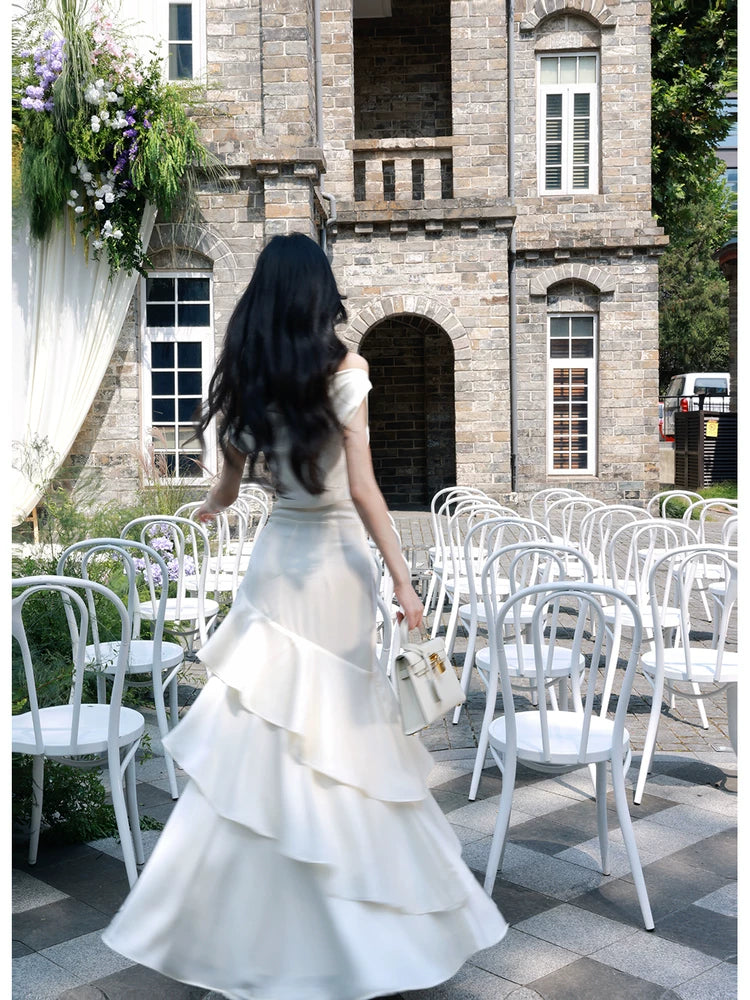 Robe de bal blanche en satin, coupe trapèze, épaules dénudées, longueur au sol, style simple, idéale pour une remise de diplômes ou un anniversaire (N087)