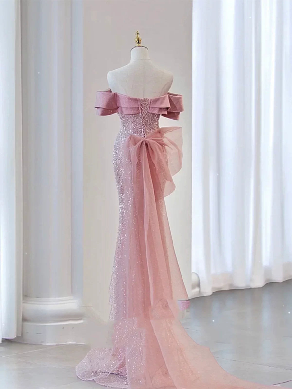 Glitzerndes Meerjungfrauen-Abendkleid, schulterfrei, rosa Pailletten, langes Ballkleid, Partykleid, Outfit für den 19. Geburtstag AB2324