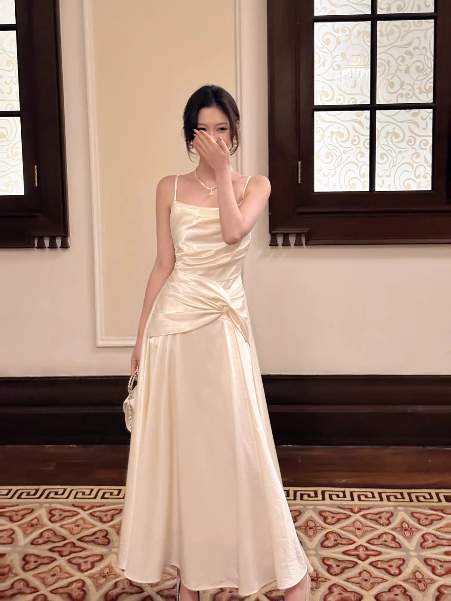 Sexy A-Linien-Abendkleid mit Spaghettiträgern aus elfenbeinfarbenem Satin, langes Kleid, Hochzeitsgastkleid, Outfit zum 20. Geburtstag AB2480