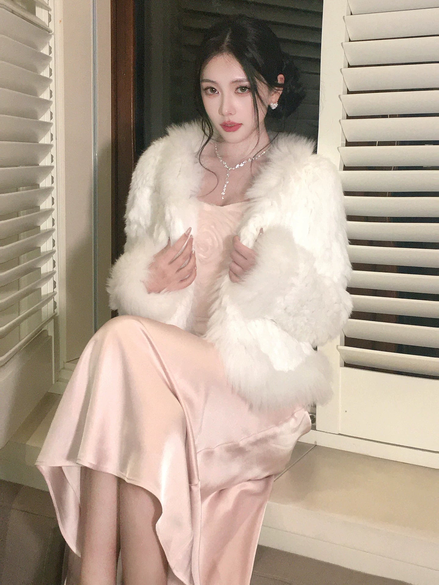 Sexy Meerjungfrauen-Abendkleid mit Spaghettiträgern aus rosa Satin, auch als Hochzeitsgastkleid oder Outfit zum 20. Geburtstag geeignet (AB2464)