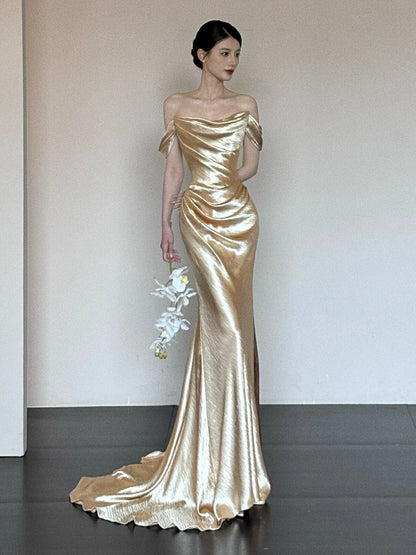 Robe de bal sirène unique à épaules dénudées et manches longues dorées - Inspiration pour une soirée d'anniversaire de 20 ans AB2254