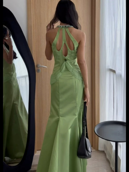 Vintage Meerjungfrauen-Abendkleid aus den 1980er Jahren mit V-Ausschnitt in Grün – Inspiration für lange Partys und den 21. Geburtstag (AB2372)