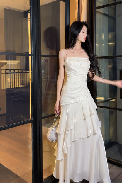 Elegantes, langes Meerjungfrauen-Abendkleid mit Spaghettiträgern und weißen Rüschen – perfekt für Schulabschlussball, Tanzparty oder 20. Geburtstag (AB2503)