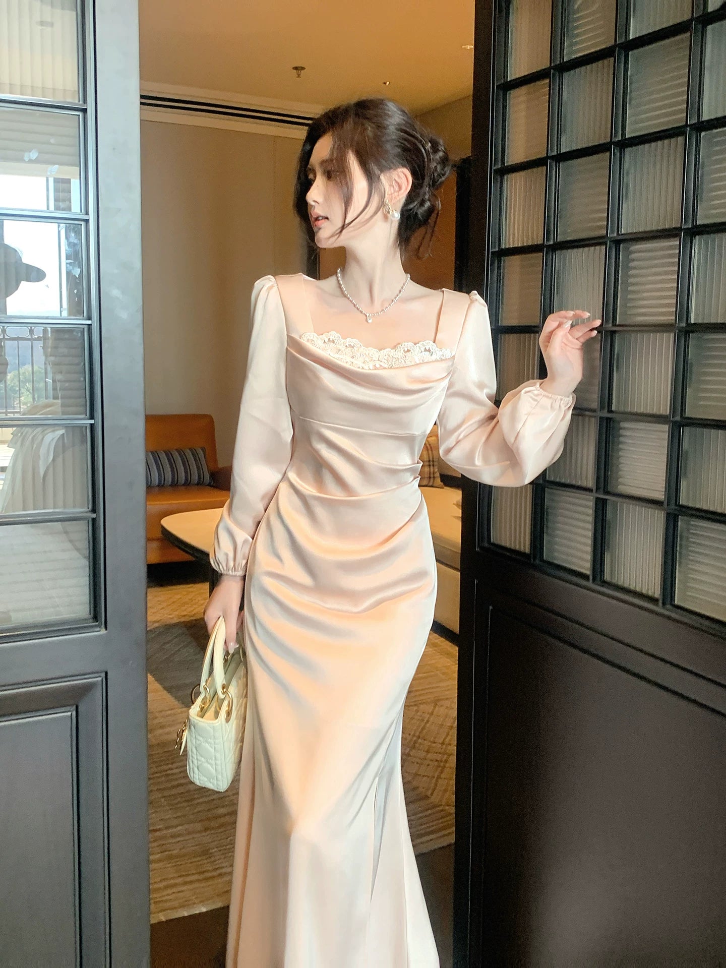 Elegantes Meerjungfrauen-Abendkleid mit eckigem Ausschnitt, rosa, seidig-satinfarben, knöchellang, perfekt für den 16. Geburtstag, AB2432