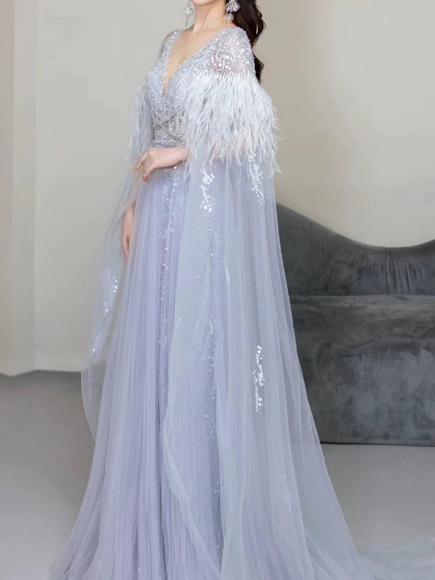 Elegantes, hellblaues Tüll-Abendkleid in A-Linie mit V-Ausschnitt – Inspiration für lange Partykleider und Outfits zum 19. Geburtstag AB2300