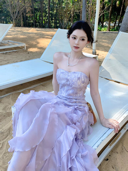 Elegantes, ärmelloses, langes Chiffon-Abendkleid in Lila mit Stufenrock, trägerlos und aus mehreren Lagen – perfekt für den 18. Geburtstag (AB2410)