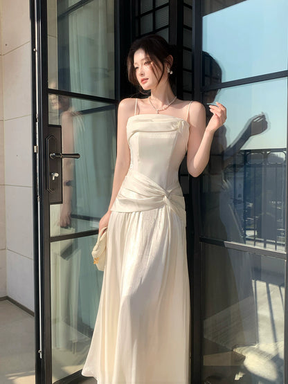 Robe de bal longue élégante ivoire à fines bretelles et sans manches plissées, coupe trapèze, idéale pour une soirée d'anniversaire ou un 16e anniversaire (AB2441)