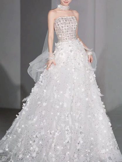 Elegantes, trägerloses, weißes Pailletten-Abendkleid – Inspiration für lange Partykleider und Outfits zum 21. Geburtstag AB2294