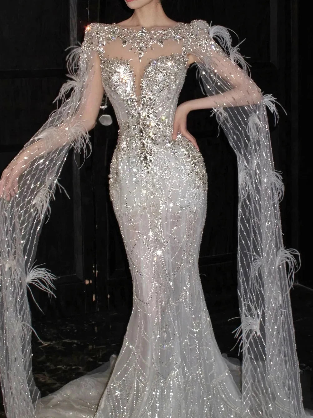 Luxuriöses Brautkleid im Meerjungfrauenstil mit Rundhalsausschnitt, langen Ärmeln und silbernen Pailletten – Figurbetontes Brautkleid AB2270