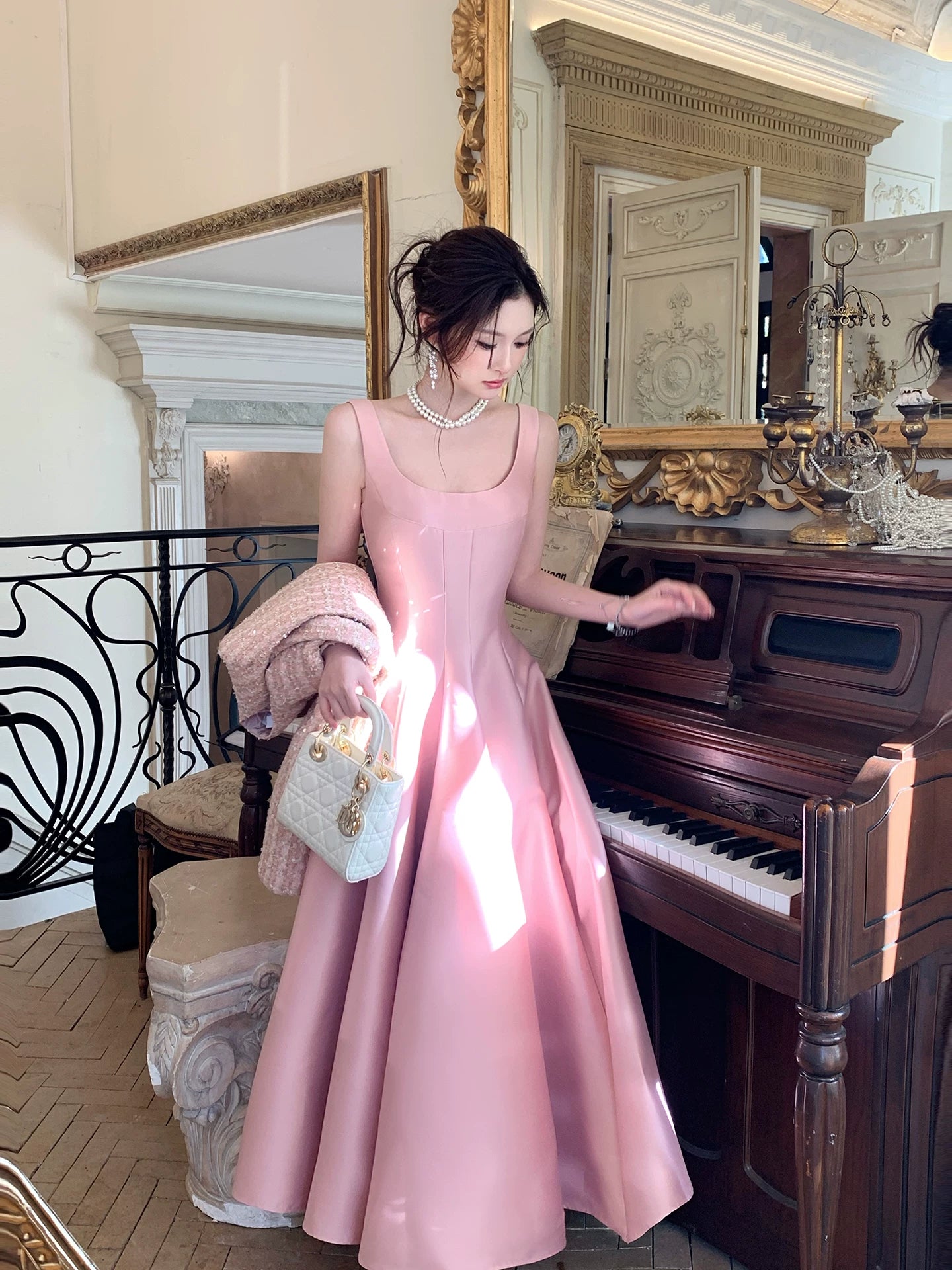 Robe de bal élégante en satin rose, coupe trapèze, col carré, longueur cheville, idéale pour une soirée d'anniversaire ou un 17e anniversaire (AB2444)