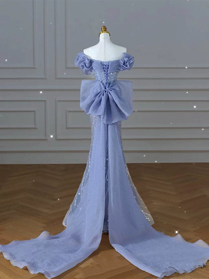 Elegantes, schlichtes Meerjungfrauen-Abendkleid mit schulterfreiem Schnitt in Blau – Inspiration für jeden Stil. Beeindruckendes, langes Abendkleid mit kurzen Ärmeln (AB2333).