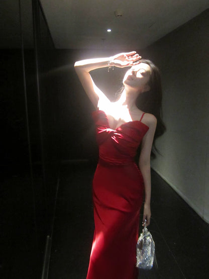 Elegantes Meerjungfrauen-Abendkleid aus rotem Satin mit Spaghettiträgern und Knöchellänge – perfekt für den 17. Geburtstag oder andere festliche Anlässe (AB2459)