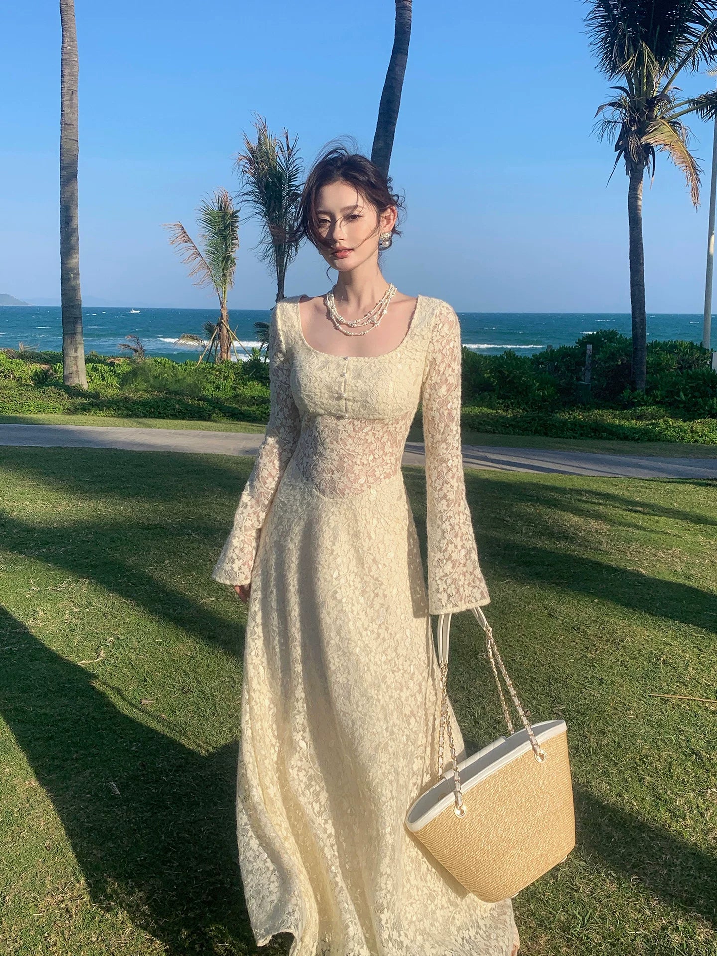 Elegantes A-Linien-Abendkleid mit eckigem Ausschnitt, weißer Spitze und langen Ärmeln – perfekt für den 16. Geburtstag oder andere festliche Anlässe (AB2467)