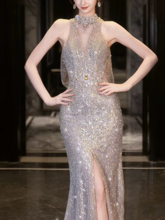 Elegantes Meerjungfrauen-Abendkleid mit hohem Kragen, Pailletten und hohem Schlitz – Inspiration für lange Partykleider und Outfits zum 21. Geburtstag AB2292