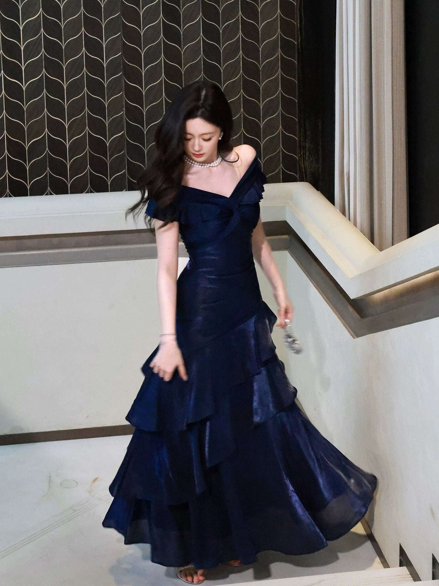 Elegantes, schulterfreies, marineblaues langes Meerjungfrauen-Abendkleid – perfekt für den 16. Geburtstag oder andere festliche Anlässe (AB2456)