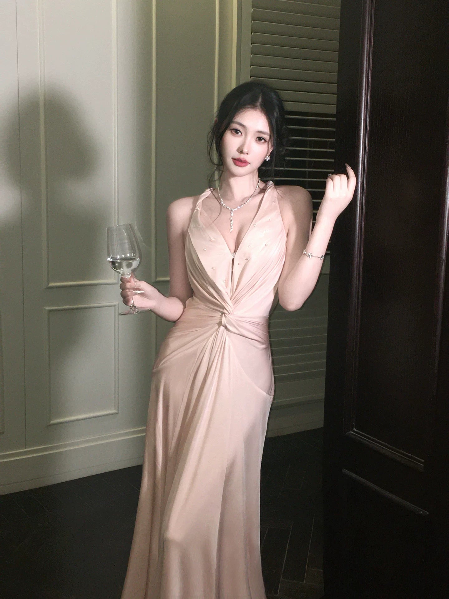 Modest A Line Halter Pink Satin Backless Prom Dresses Wedding Guest Dress 20th Birthday Outfits AB2458