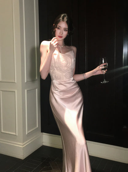 Sexy Meerjungfrauen-Abendkleid mit Spaghettiträgern aus rosa Satin, auch als Hochzeitsgastkleid oder Outfit zum 20. Geburtstag geeignet (AB2464)