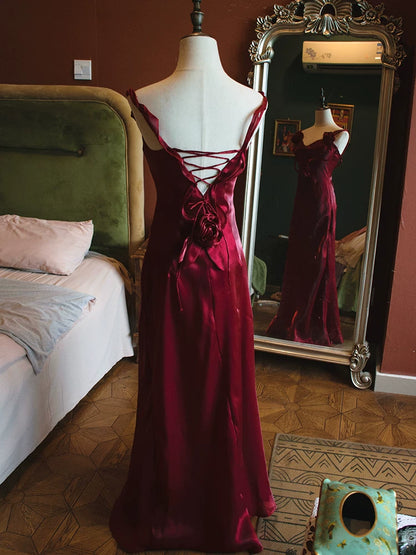 Vintage Meerjungfrauen-Abendkleid im Stil der 1950er Jahre mit V-Ausschnitt in Burgunderrot – Inspiration für lange Partykleider und Outfits zum 18. Geburtstag AB2377