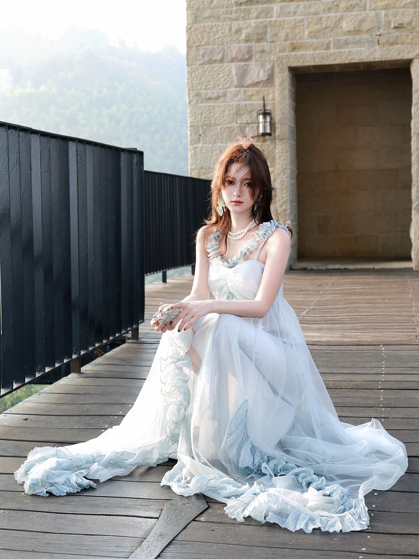 Robe de bal mi-longue en mousseline bleu ciel clair, coupe trapèze, dos nu, style modeste, idéale pour une soirée d'anniversaire ou un 16e anniversaire (AB2417)