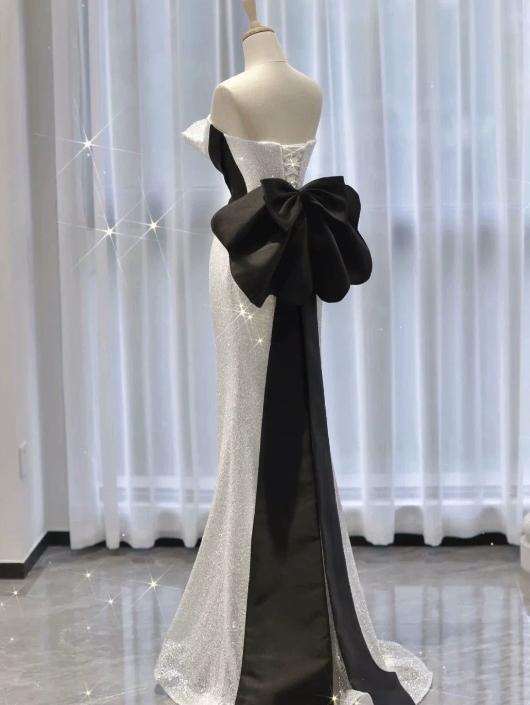 Robe de bal sirène élégante sans bretelles à sequins blancs, inspiration robe de soirée longue pour un 19e anniversaire AB2306