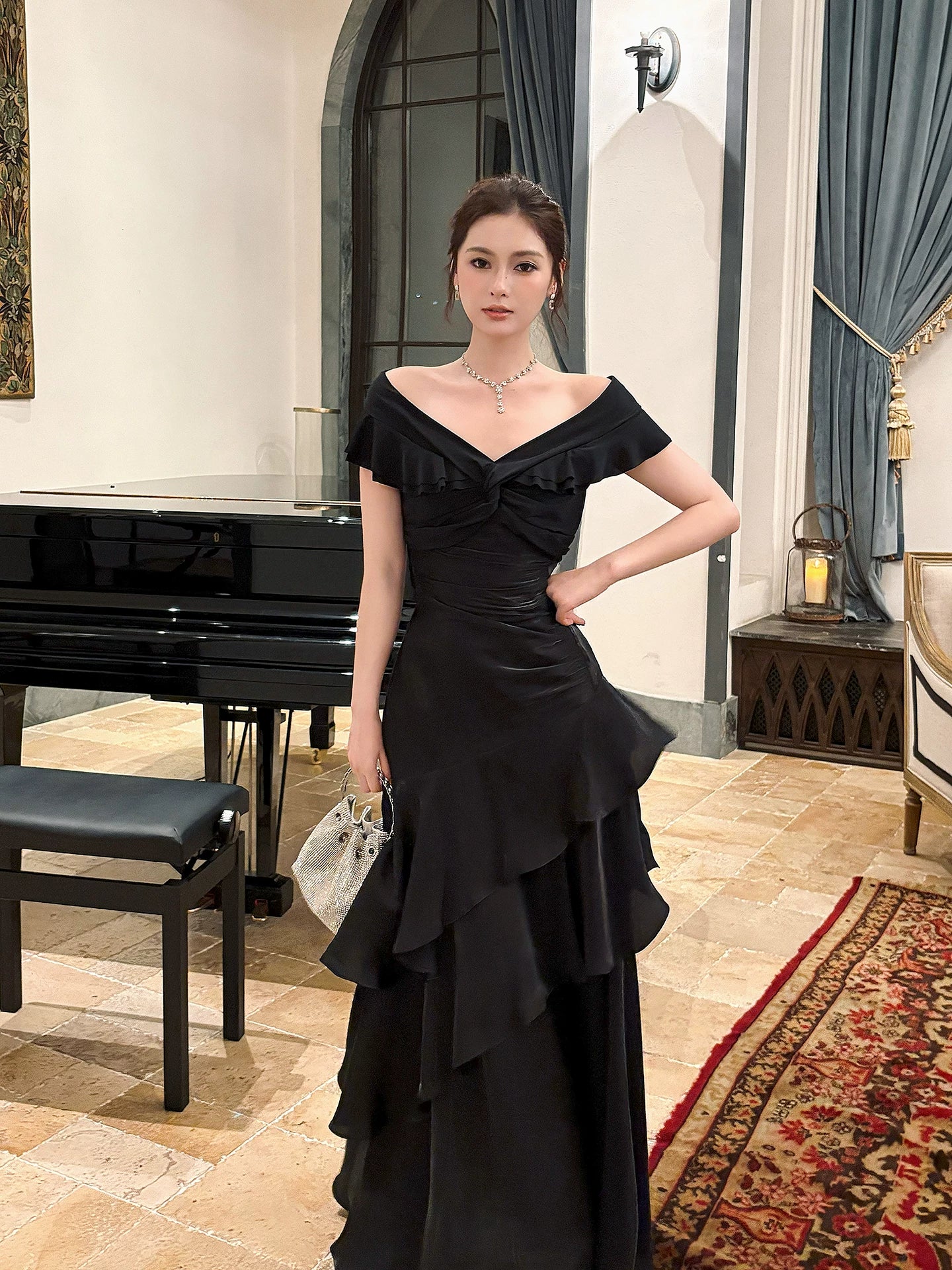 Elegantes schwarzes Meerjungfrauen-Abendkleid mit schulterfreiem Ausschnitt, kurzen Ärmeln und Faltenrock, bodenlang, ideal für Abschlussball, 20. Geburtstag oder andere Anlässe (N100)