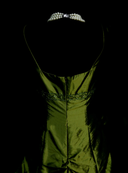 Robe de bal élégante à col en V en taffetas vert olive ornée de perles, robe de soirée longue et tendance pour femme OB005