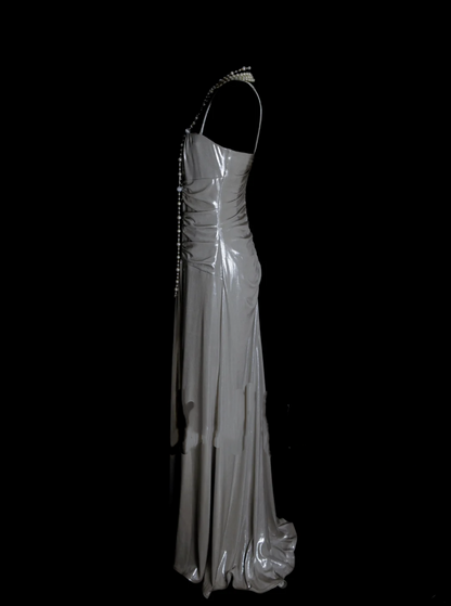 Robe de bal longue en satin gris argenté, coupe trapèze, bretelles spaghetti et plis - Inspiration robe de soirée formelle pour femme OB006
