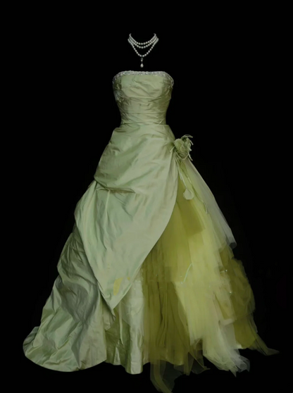 Robe de bal unique sans bretelles en tulle et satin vert sauge à plusieurs volants, longue robe de quinceañera, tenue d'anniversaire pour les 15 et 16 ans, référence OB011