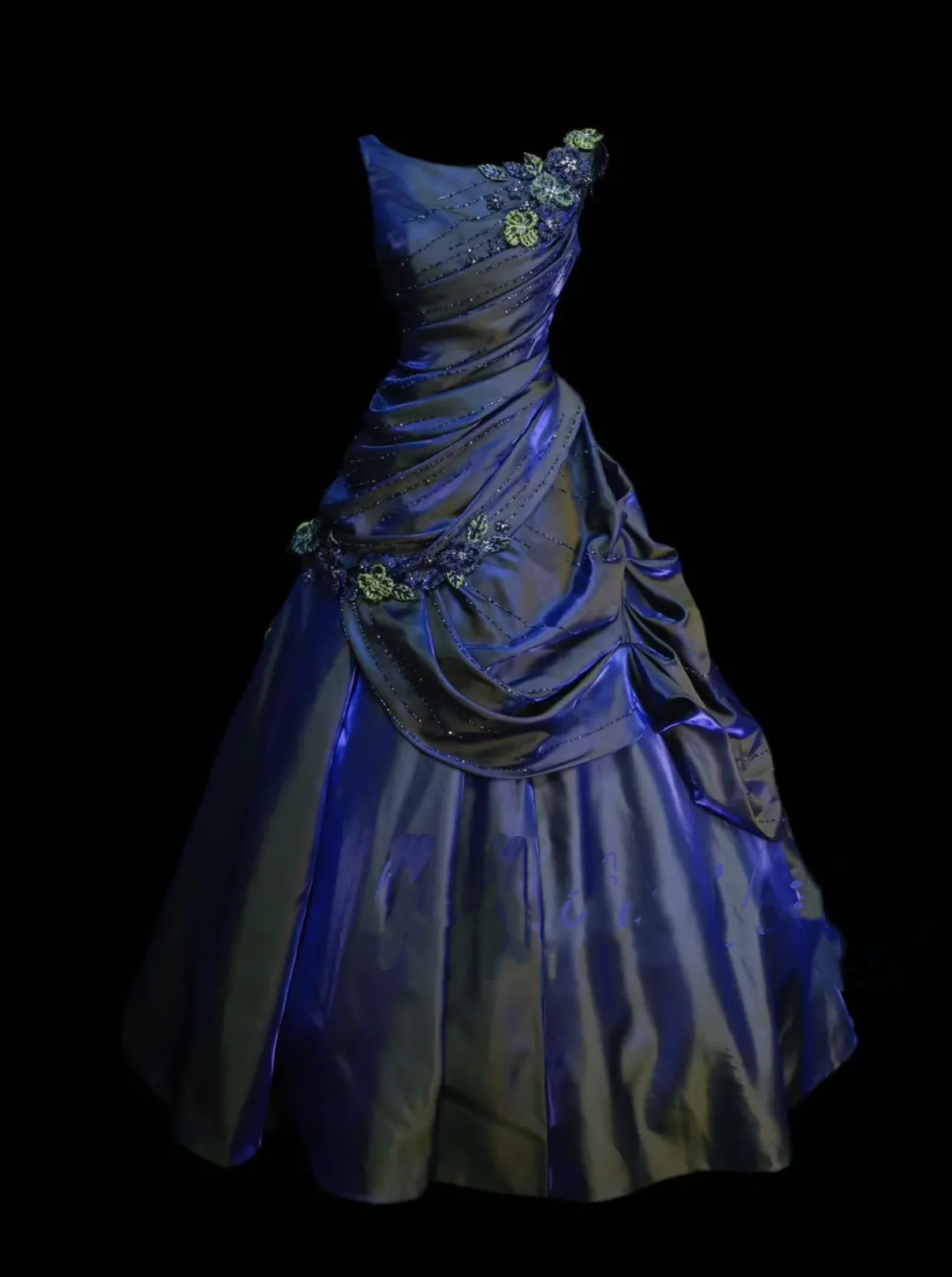 Einzigartiges Ballkleid aus königsblauem Satin mit U-Boot-Ausschnitt und mehrlagiger Perlenstickerei, langes Kleid für Quinceañera, Sweet 15 oder 16 Geburtstag, Modell OB012