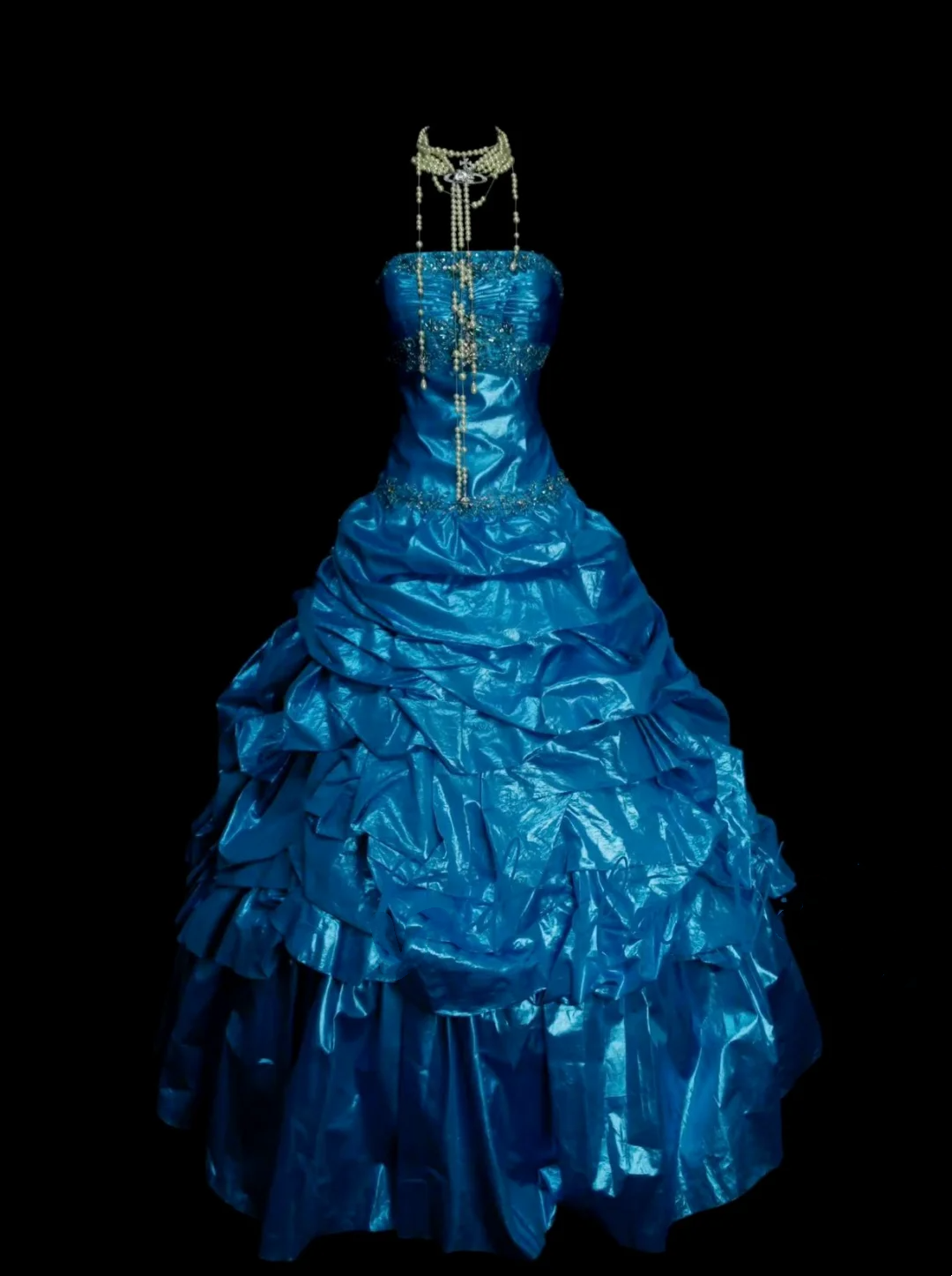 Unique Ball Gown Strapless Royal Blue With Multi Layered Beadings Long Quinceanera Dresses Sweet 15 16 Birthday Outfits Gown OB014