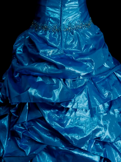 Unique Ball Gown Strapless Royal Blue With Multi Layered Beadings Long Quinceanera Dresses Sweet 15 16 Birthday Outfits Gown OB014