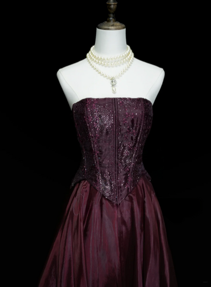 Elegantes, trägerloses Ballkleid in Burgunderrot mit Perlenbesatz – ein beeindruckendes langes Abendkleid für Abschlussball und Party (OB035)