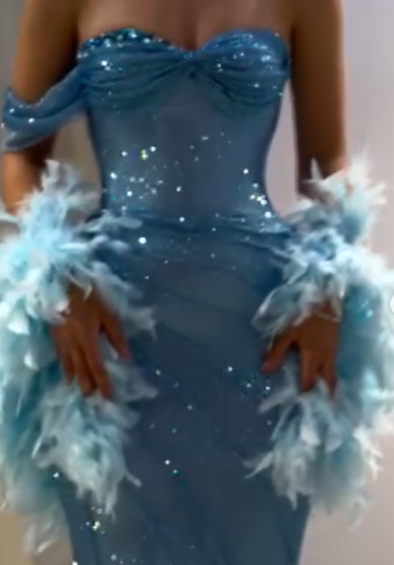 Robe de bal longue sirène brillante à paillettes et décolleté en cœur, sans manches, perles bleues, inspiration RB1375