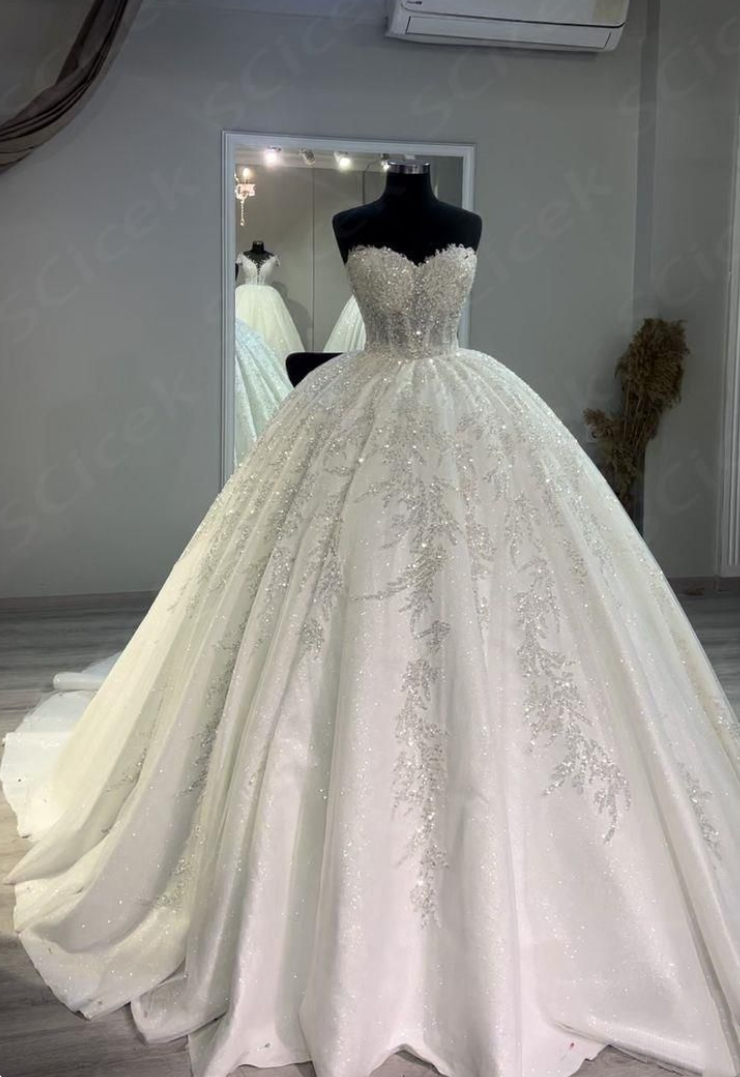 Unique Ball Gown Sweetheart Tulle Lace Appliques Wedding Dress Fairytale Long Wedding Dresses RB2864